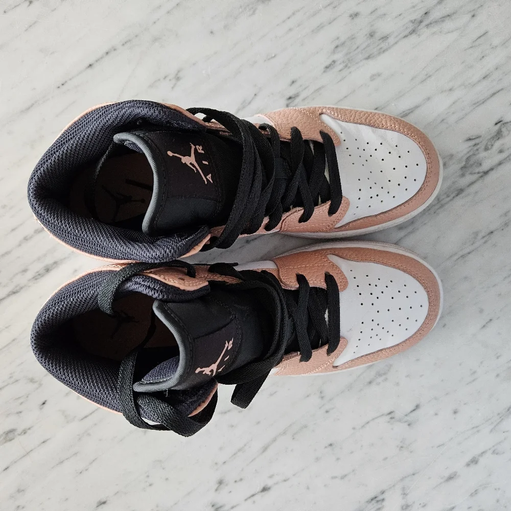 Nike Air Jordan 1 Mid‎ 